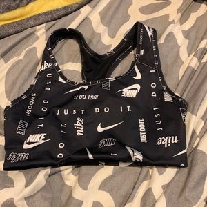 black nike sports bra